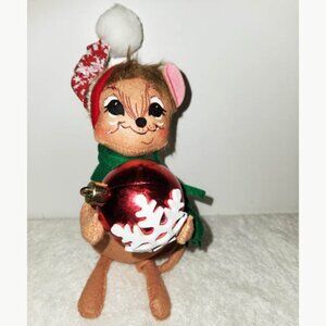 GENUINE ANNALEE MOUSE HOLDING CHRISTMAS BULB, COLLECTIBLE FIGURINE 6.5" NEW